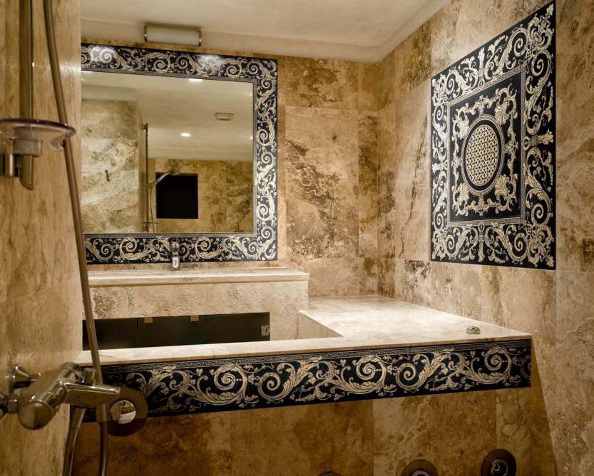 Мраморная плитка Luxurious Selene Composition Nero Marquinia Gold