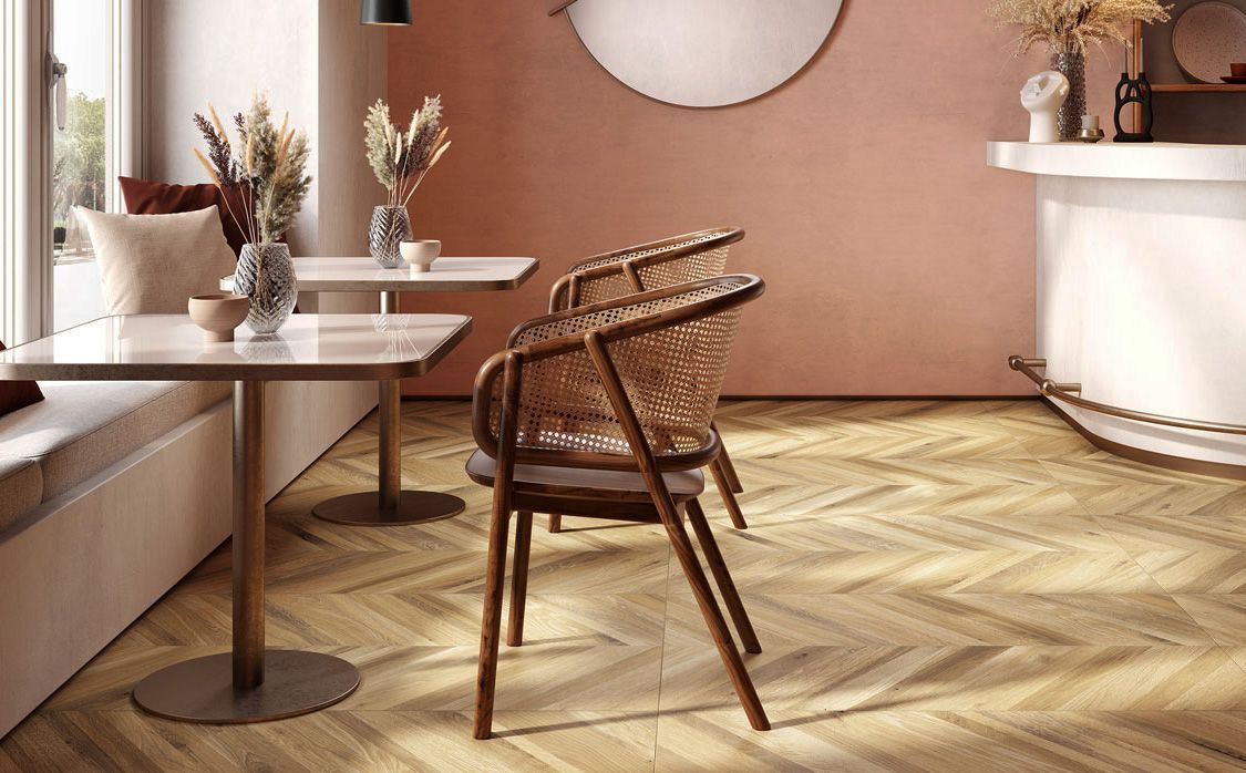 Плитка из керамогранита с эффектом дерева Ecru' Chevron 24x150